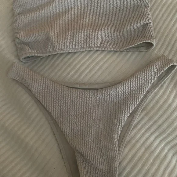 MONDAY SWIMWEAR Oat Crinkle Set x Bora Bora Bandeau Top + Byron Bottom (NWOT) - Picture 9 of 13